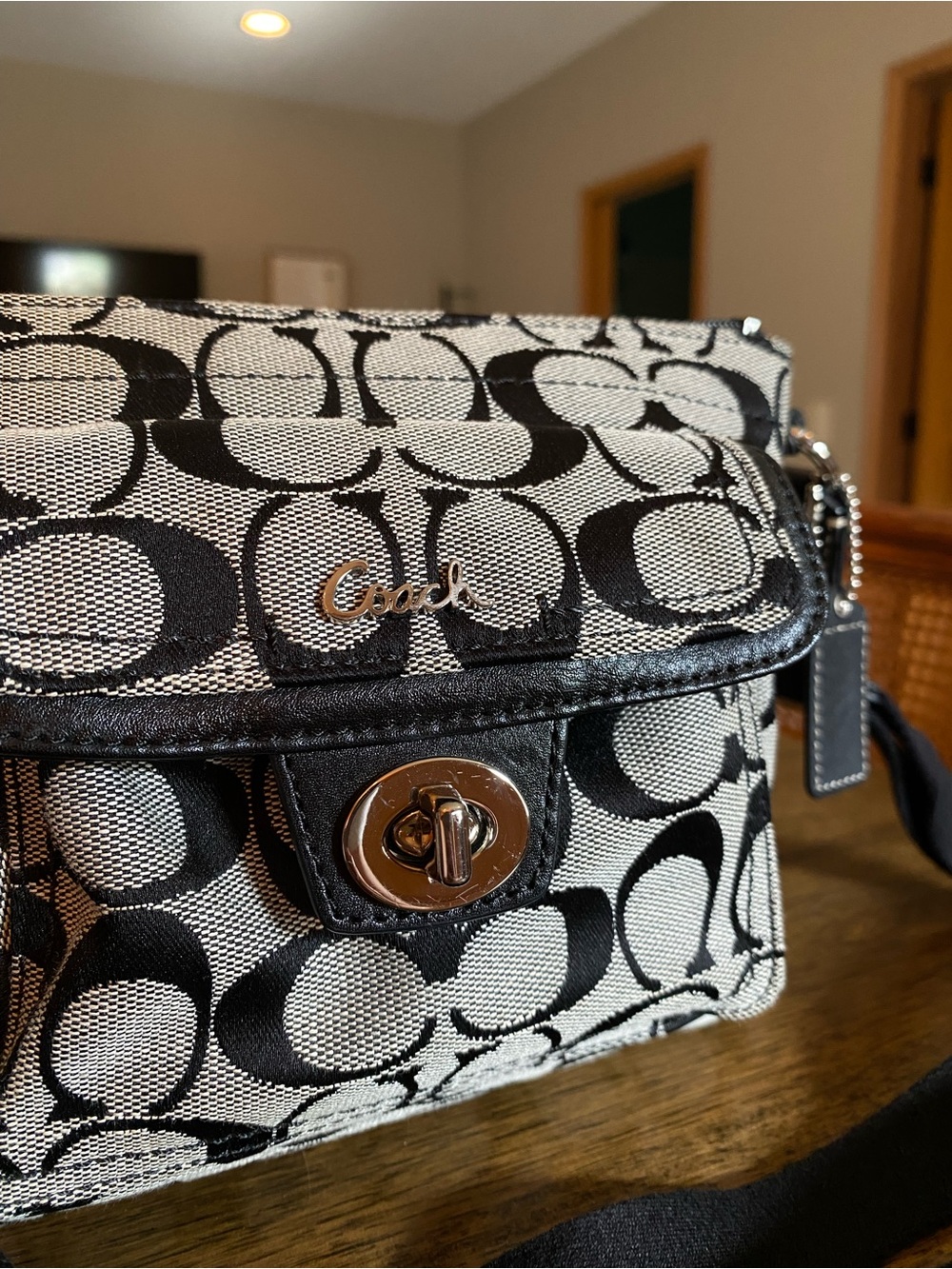 Coach Black and Cream Signature Canvas Shoulder Bag with Turn-Lock Flap - Picture 4 of 8